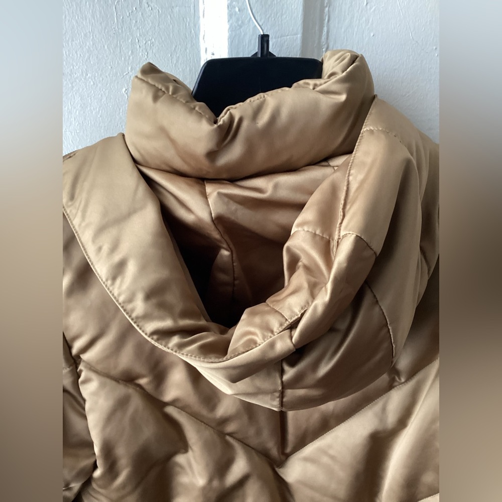 Vintage Moncler Ladies Puffer Coat - Picture 6 of 13